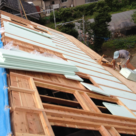 築100年の家(古民家再生住宅)栃木県真岡市Ｉ様邸の施工事例09新しい屋根が作られます。天窓があるのが解りますか？